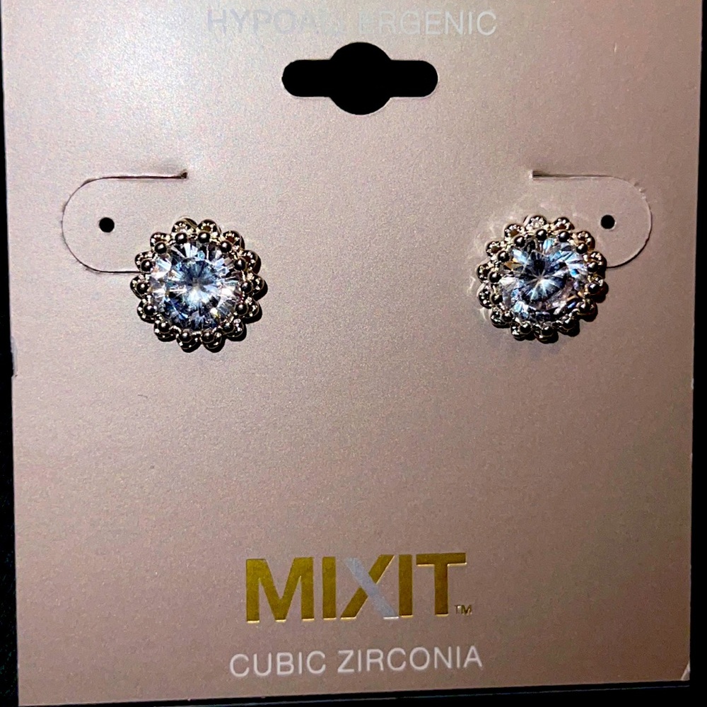 Cubic Zirconia solitaire set💎